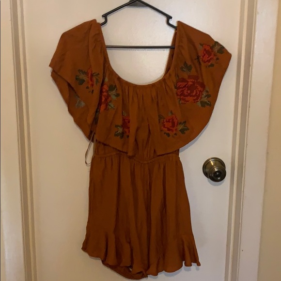 Pants - Off the shoulder rose embroidered shorts romper